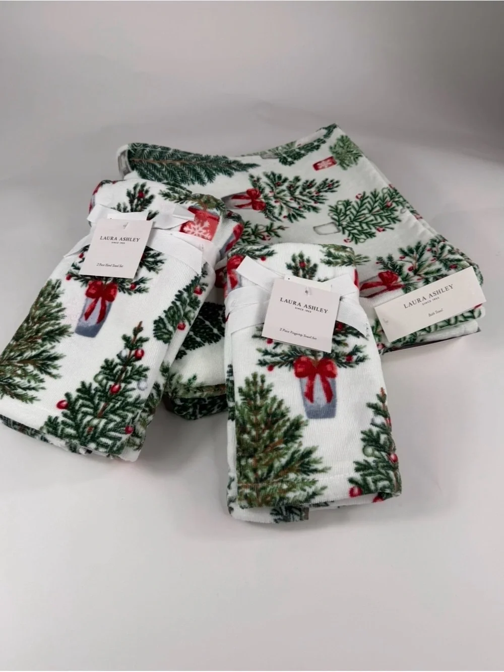 5 PC Laura Ashley Christmas Tree and Red Bow Towel Set